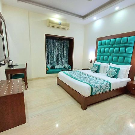Siris 18 Gurgaon Exterior foto