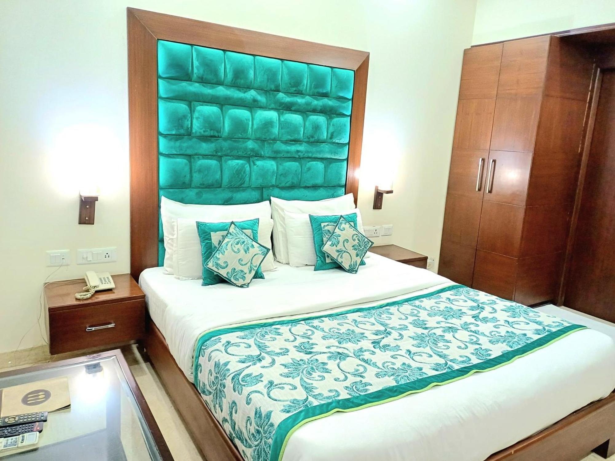 Siris 18 Gurgaon Exterior foto