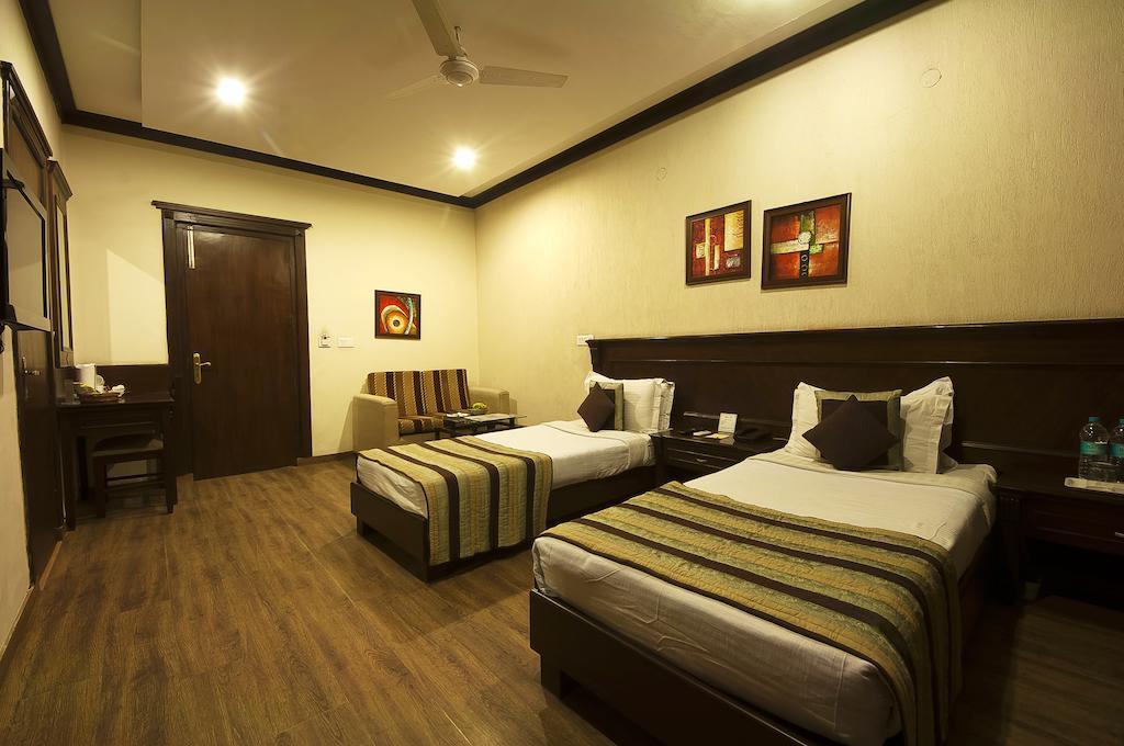 Siris 18 Gurgaon Quarto foto