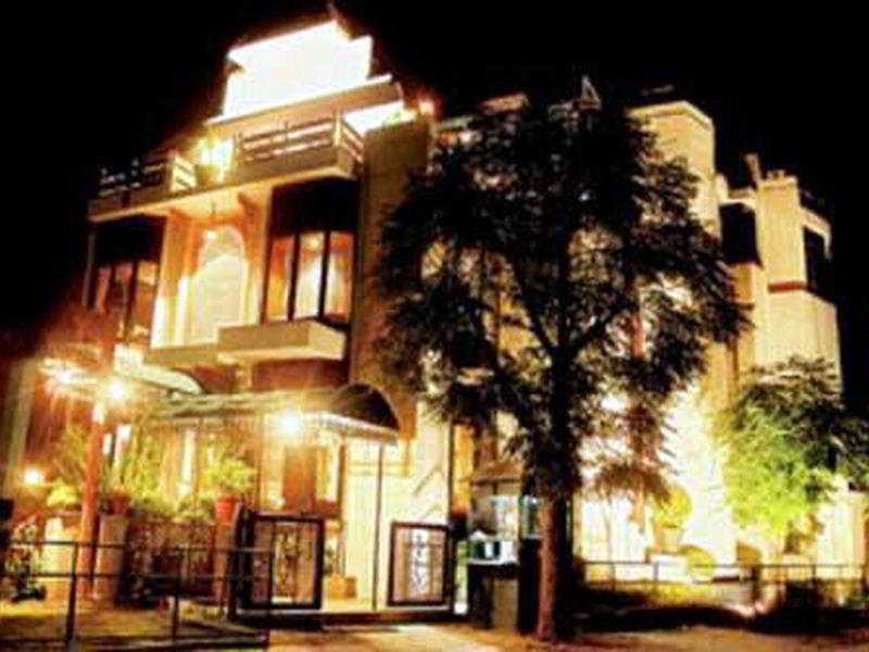 Siris 18 Gurgaon Exterior foto