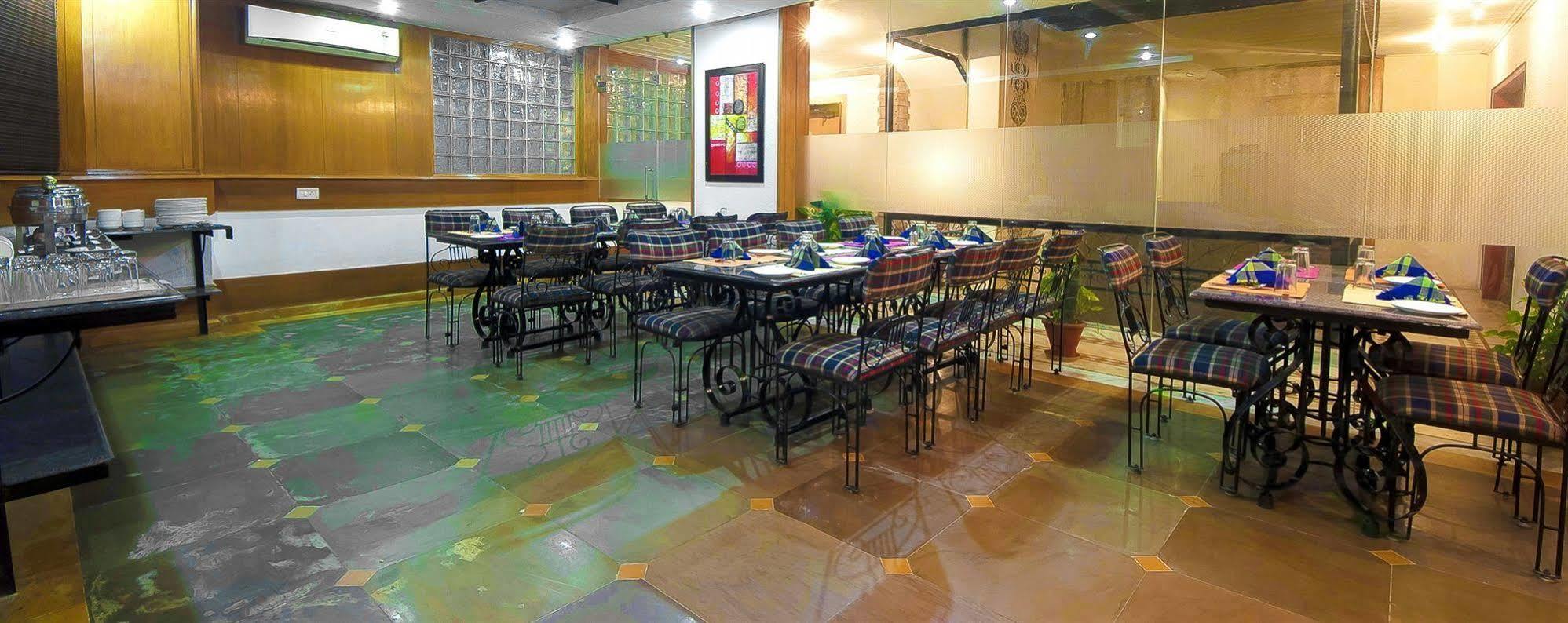 Siris 18 Gurgaon Exterior foto